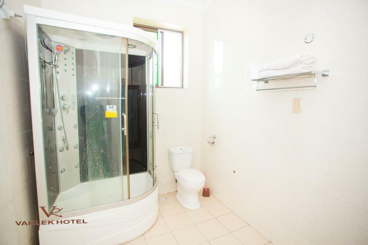 Varlek Hotel Dar es Salaam Exterior foto