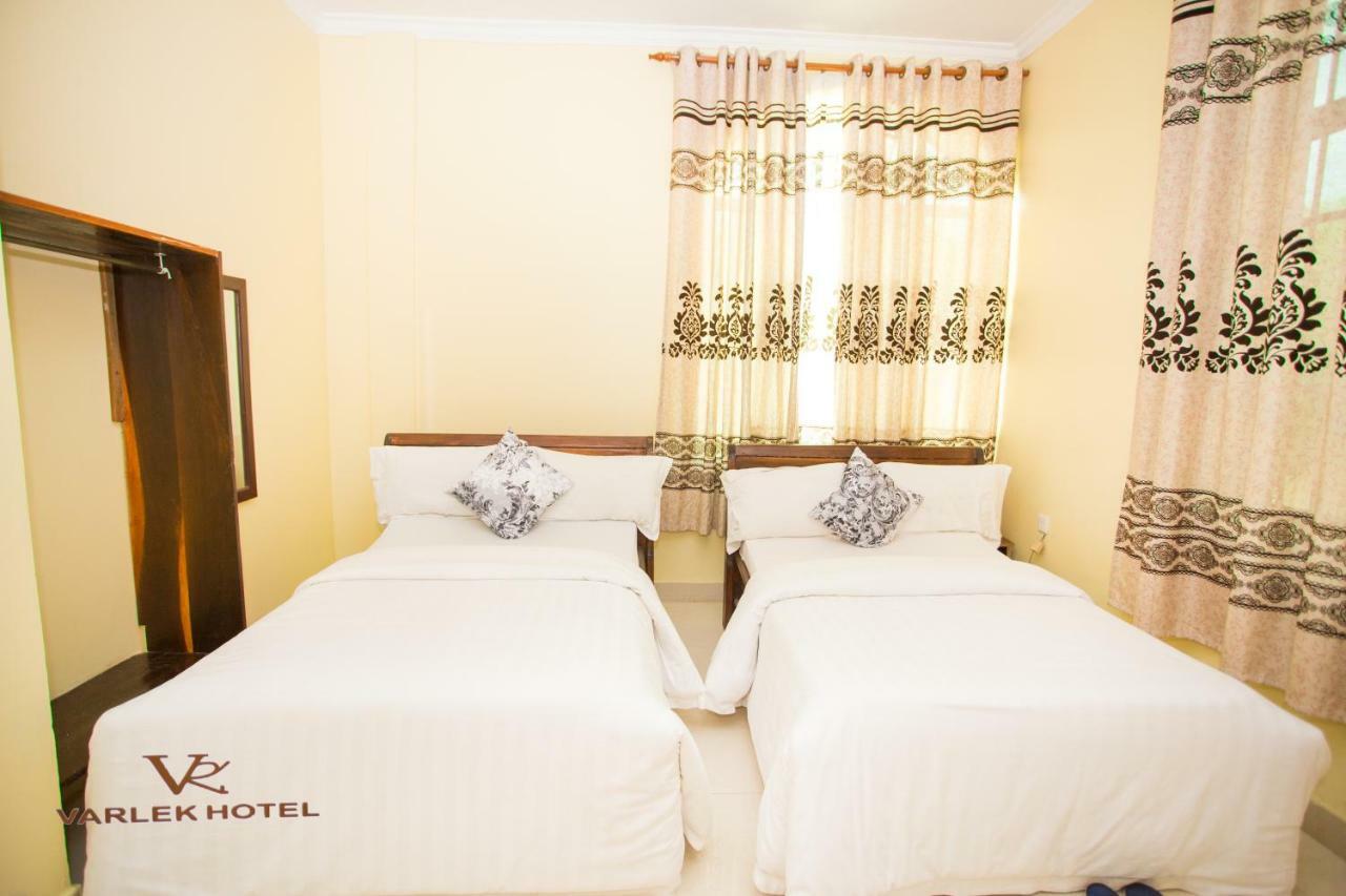 Varlek Hotel Dar es Salaam Exterior foto