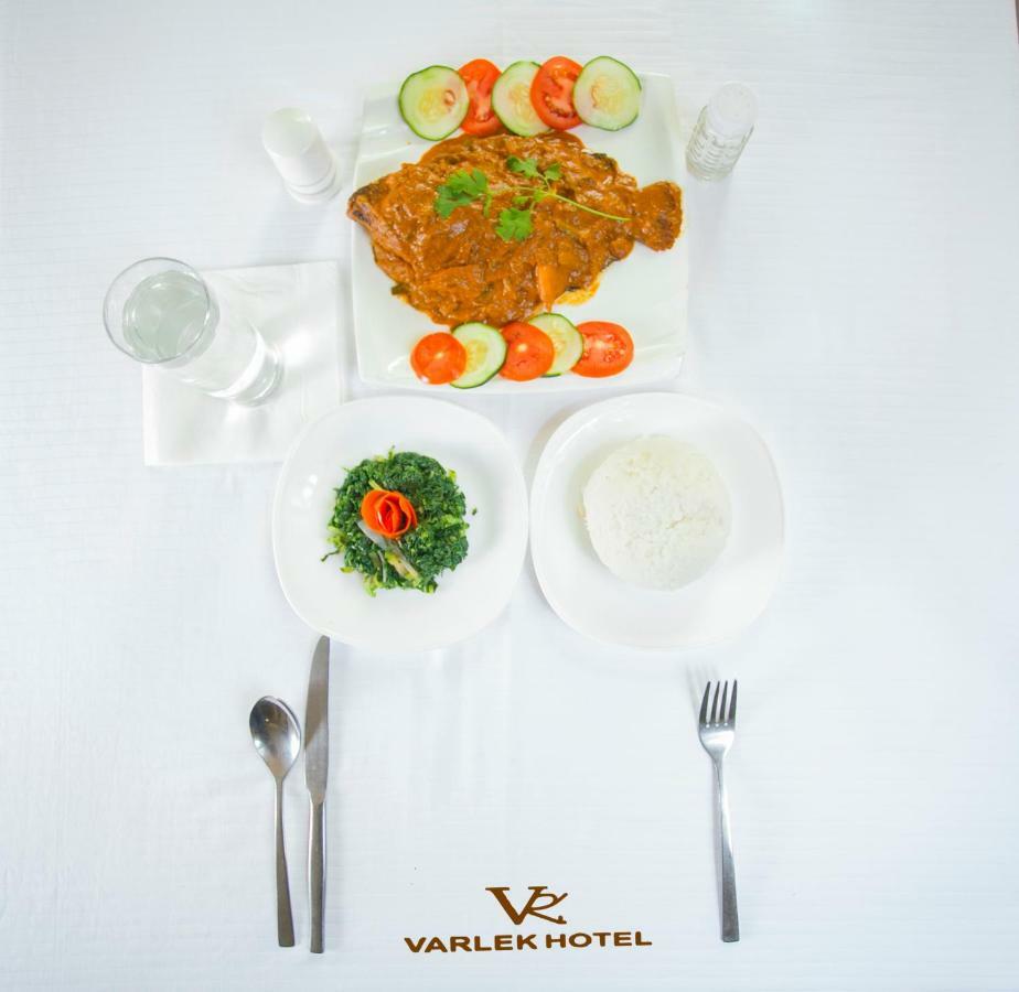Varlek Hotel Dar es Salaam Exterior foto